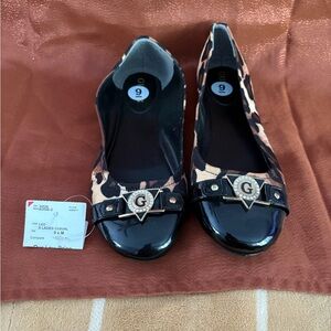 GUESS Leopard Print Ballet Flats Patent Toe Logo Detail Size 9 Women